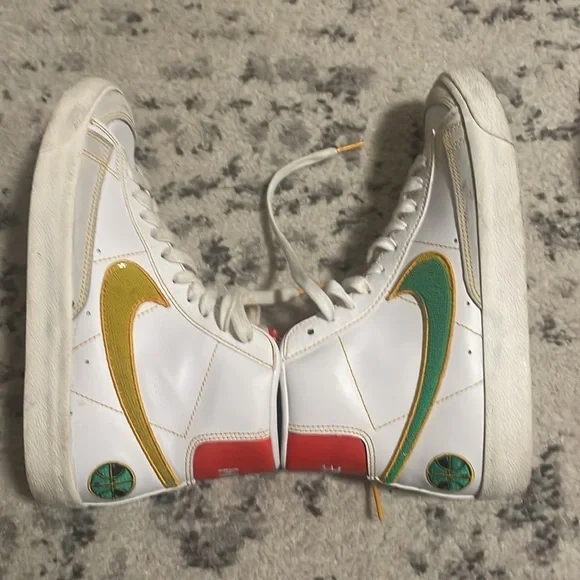 Size 6Y- Nike Blazer '77 Vintage Mid Roswell Rayguns